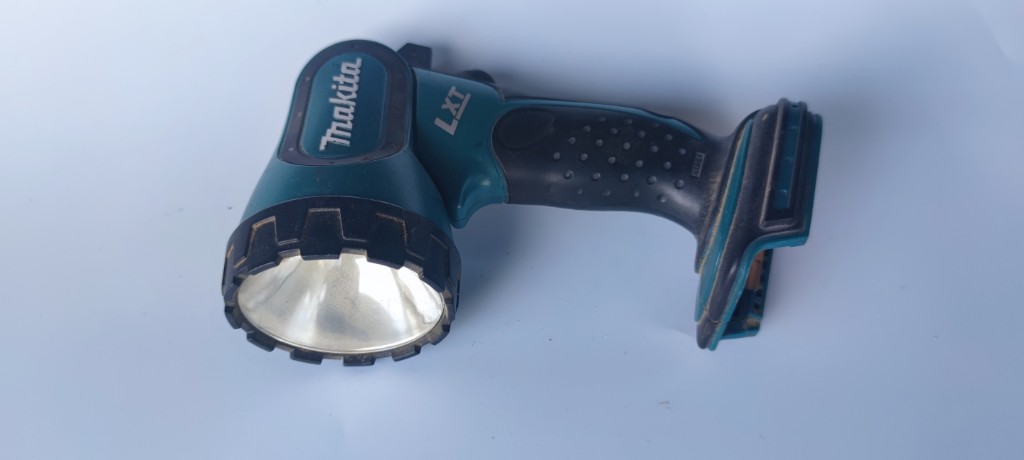 Акумуляторний ліхтар