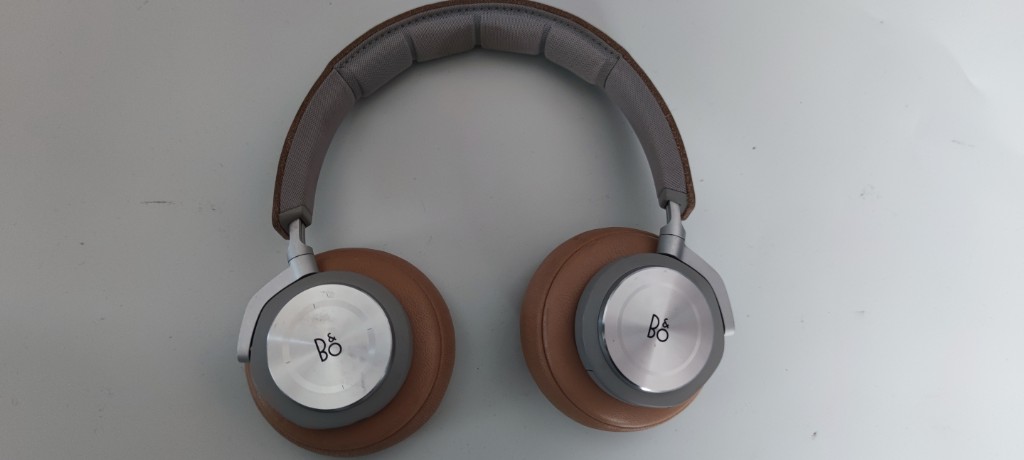 Бездротові навушники Bang & Olufsen