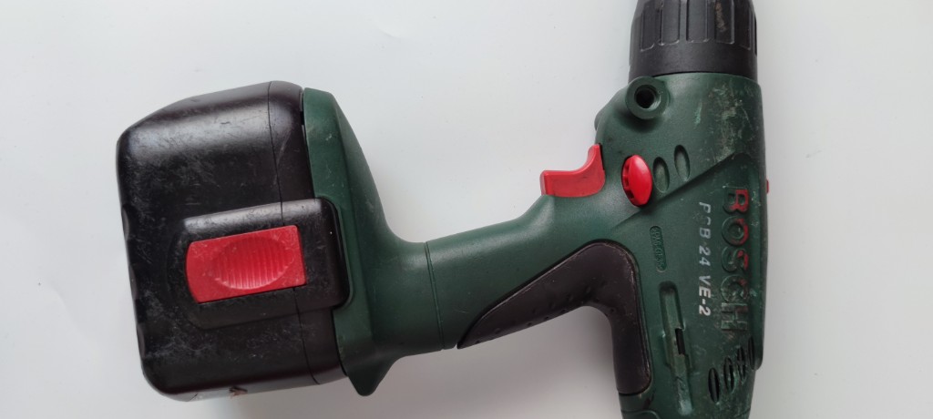 Акумуляторний дриль Bosch