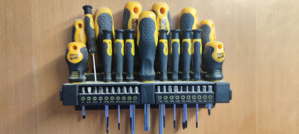 Набір викруток з тримачем