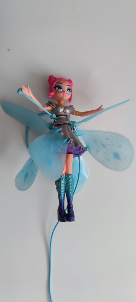 Лялька з крилами