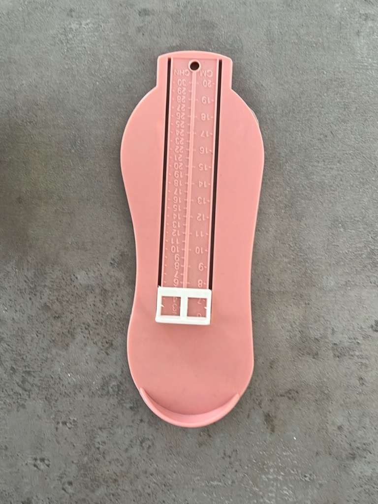 Вимірювач розміру взуття