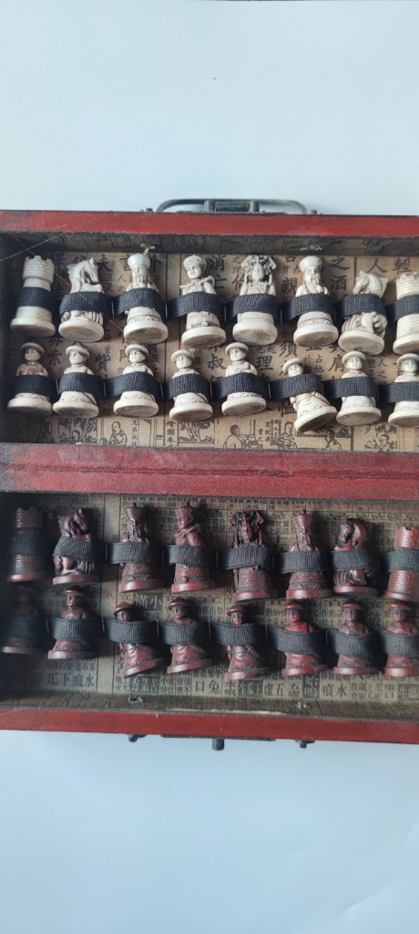 Античні шахи в східному стилі