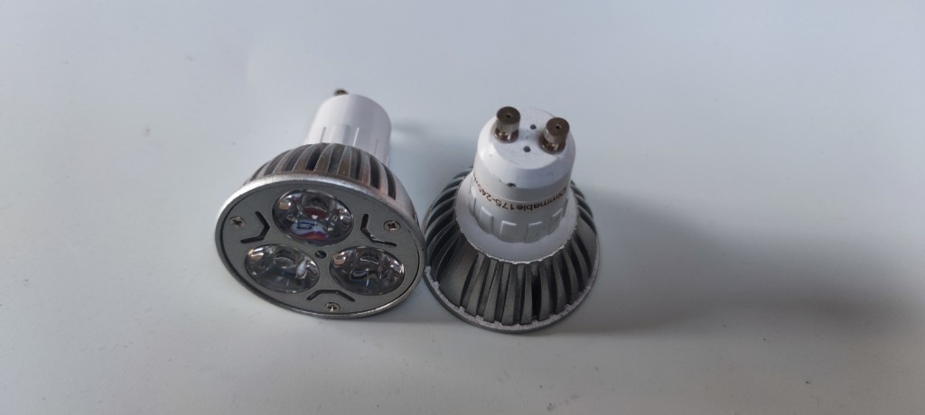 Світлодіодна лампа GU10