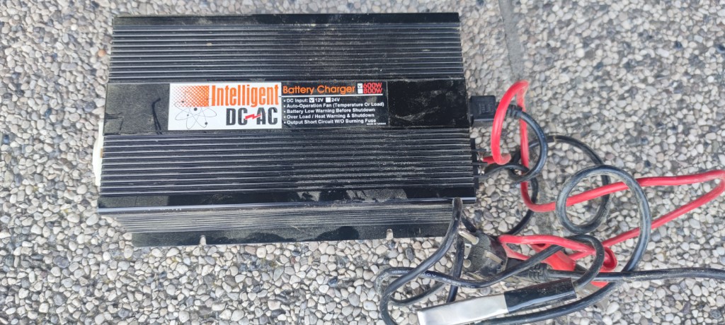 Зарядний пристрій для акумулятора Intelligent DC-AC