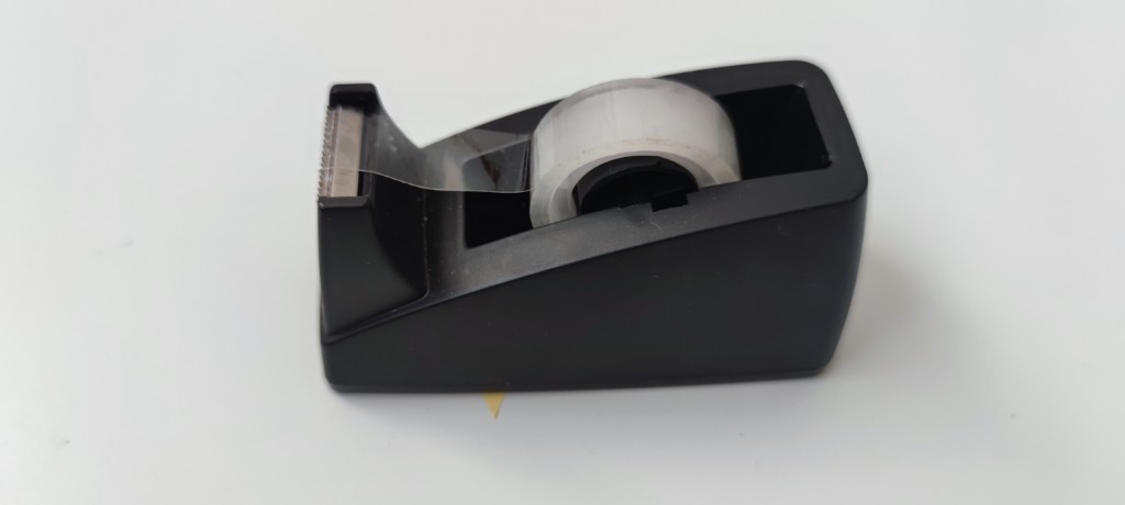 Настільний диспенсер для скотчу