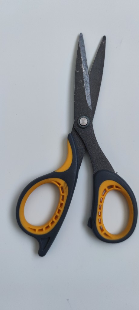 Ножиці з пластиковими ручками