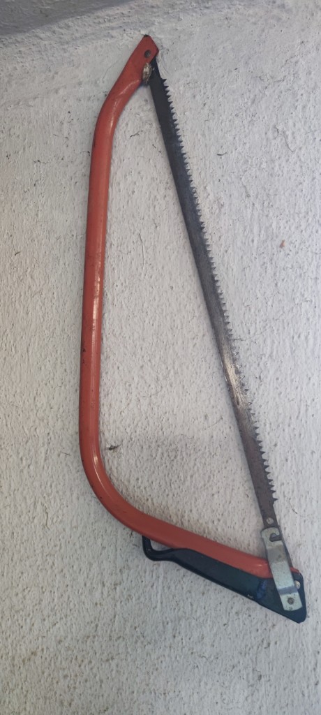 Ручна ножівка по дереву