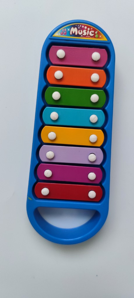 Іграшковий ксилофон для дітей
